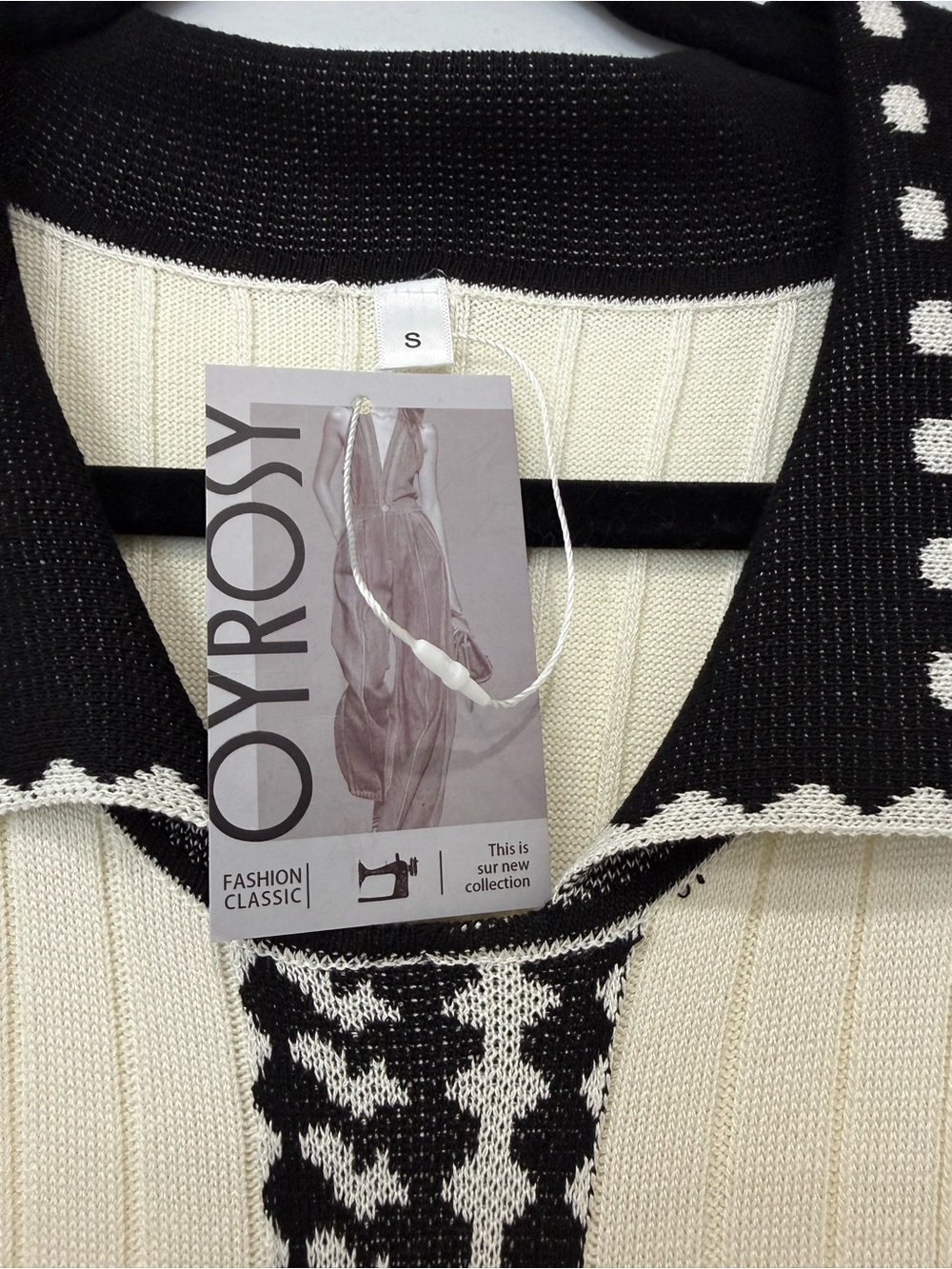 Cream Maxi Dress with Black Trim and Scallop Details - Picture 4 of 8